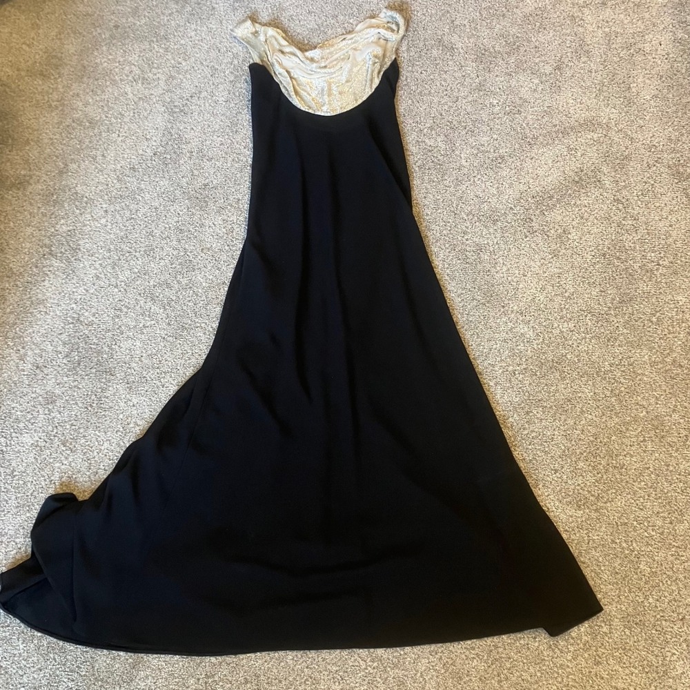 Carmen Marc Valvo Black Silver Beaded Silk Cowl Neck Evening Gown Dress 4 Gala